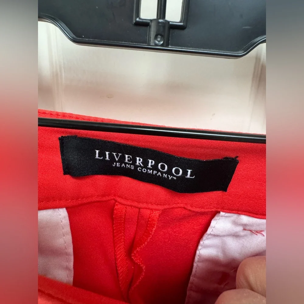 Liverpool Crop Pants Hibiscus Color - Picture 2 of 5